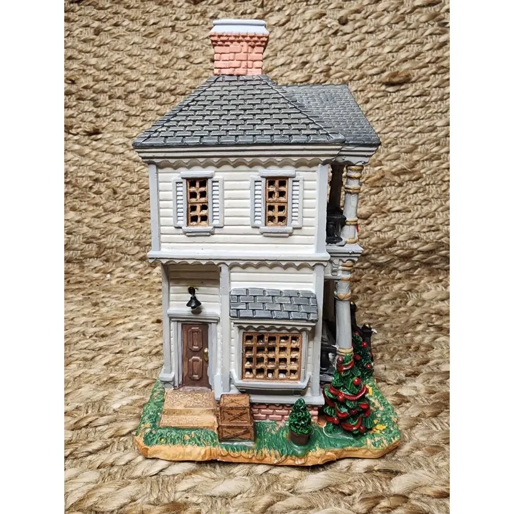 Lemax Carole Towne Collection Savannah Bed & Breakfast Christmas Village Lighted